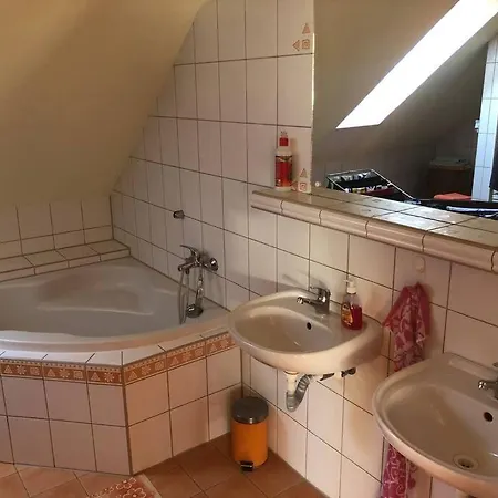 3 Apartment, Pri Lm