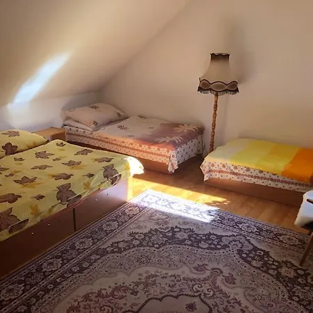 3 Apartment, Pri Lm Appartement *