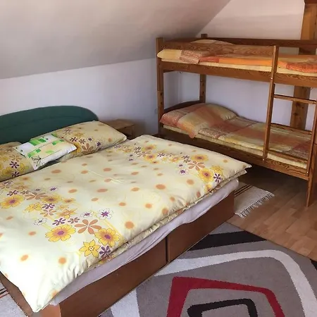 3 Apartment, Pri Lm * Kvacany